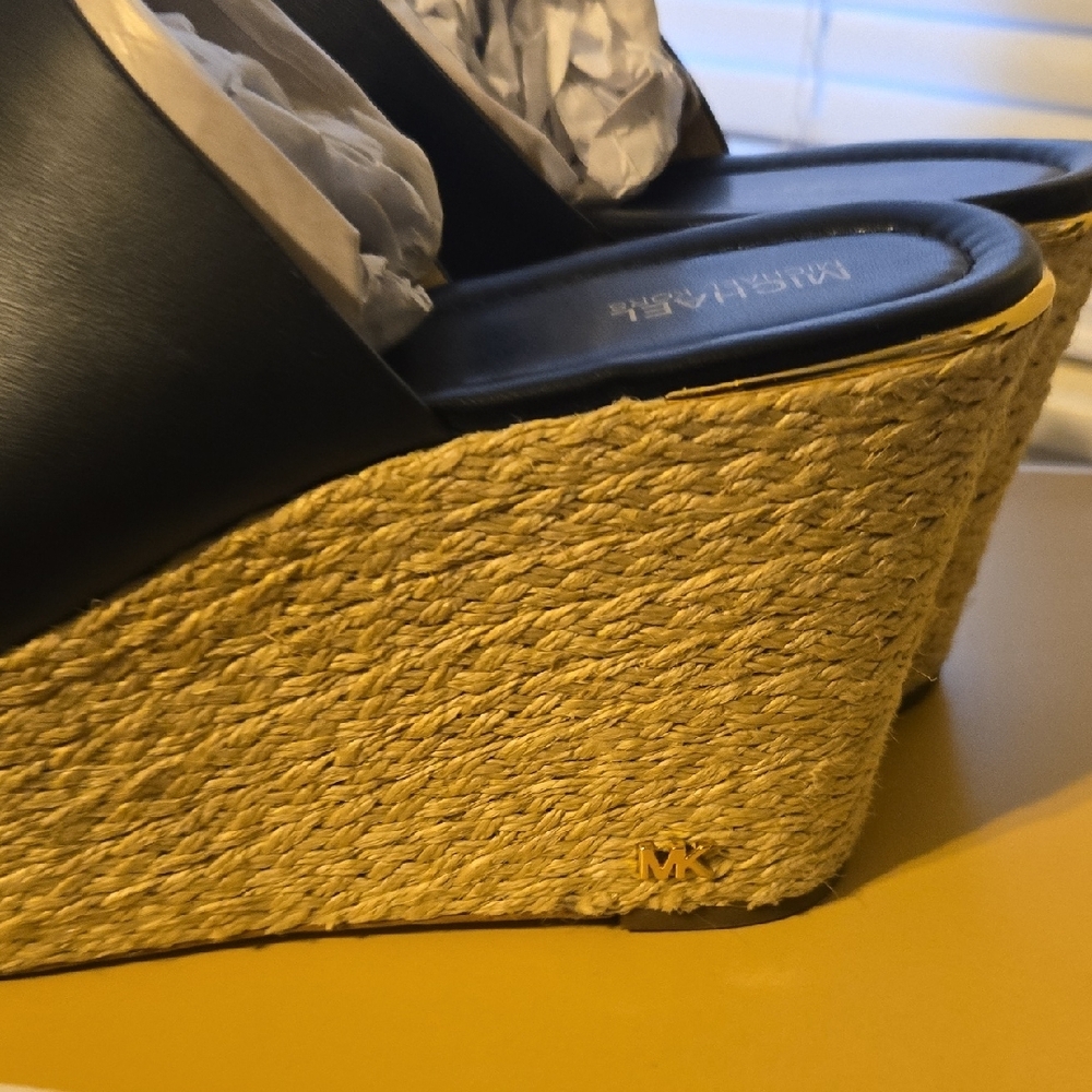 Michael Kors Black Leather Women's Wedges  🖤   SIZE 10 - Picture 3 of 11